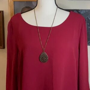 IN Studios Maroon Tunic with Necklace NWT